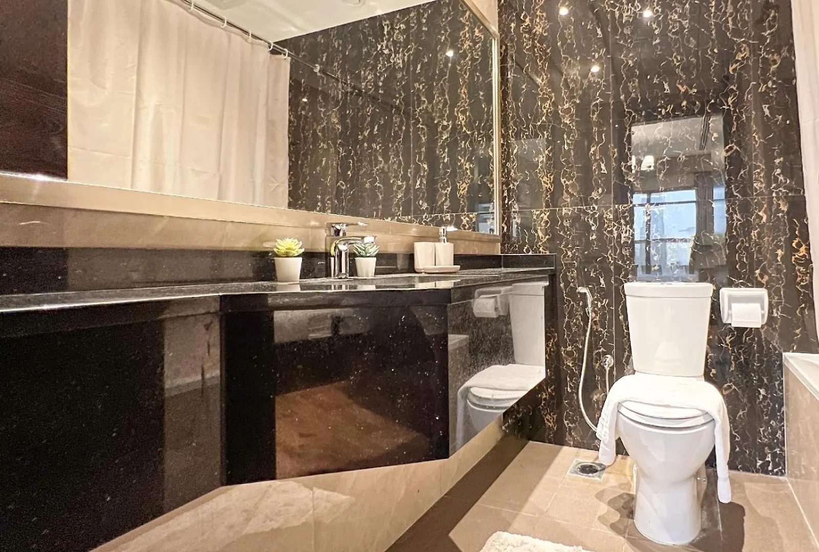 1Bdr With Burj Khalifa Views In Elite Downtown Apartment Dubai United Arab Emirates