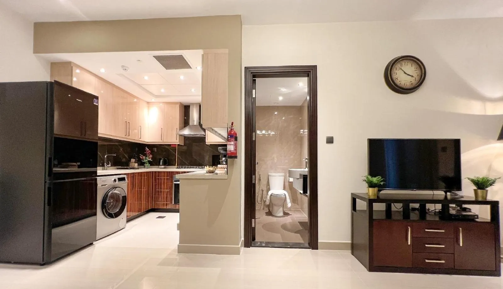 1Bdr With Burj Khalifa Views In Elite Downtown Apartment Dubai